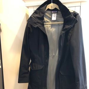 Patagonia Stormdreams Raincoat size Small